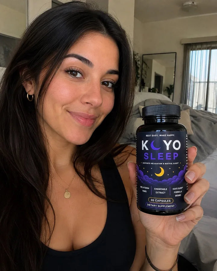 KAYO Sleep customer holding a bottle